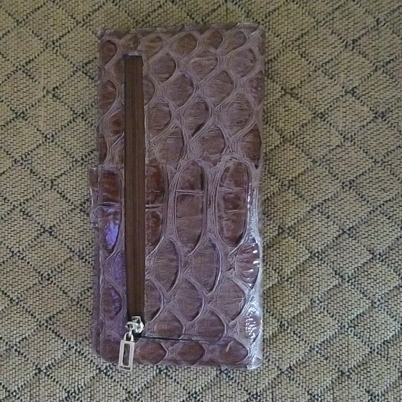 ❣5 for $25 Sale❣Vintage Guess Faux Leather Snakeskin Clutch Wallet - Picture 2 of 9
